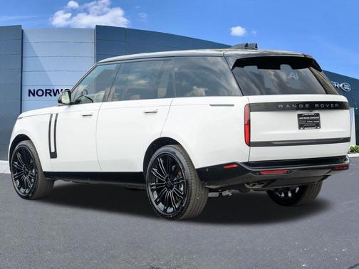 Fuji White 2026 Land Rover Range Rover P530 SE 7 Seat
