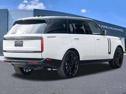 Fuji White 2026 Land Rover Range Rover P530 SE 7 Seat