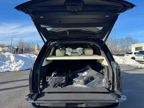 2026 Land Rover Range Rover P530 SE