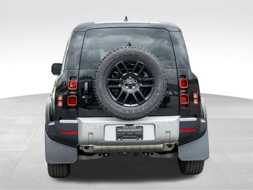 2025 Land Rover Defender P300