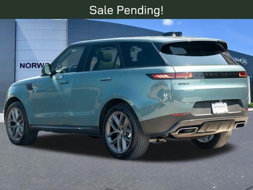 Giola Green 2024 Land Rover Range Rover Sport SE