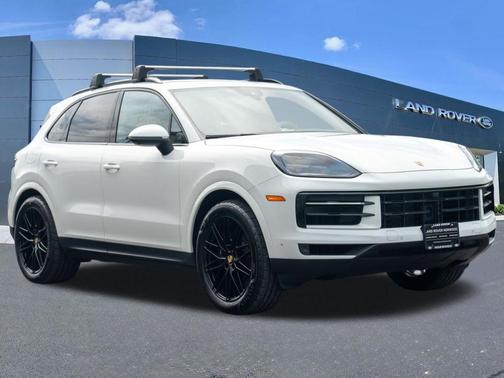 White 2024 Porsche Cayenne Base