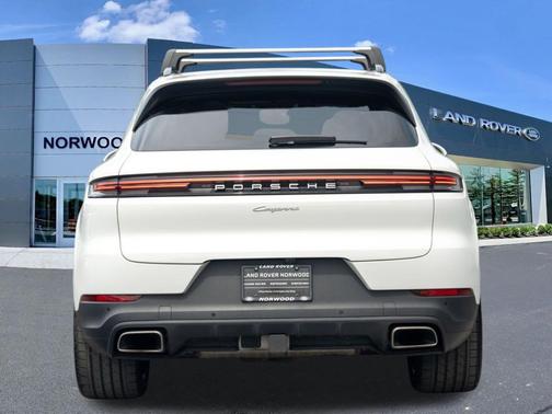 White 2024 Porsche Cayenne Base