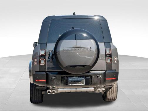 2026 Land Rover Defender 