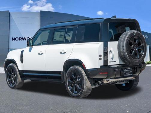 Fuji White 2026 Land Rover Defender P400 X-Dynamic SE