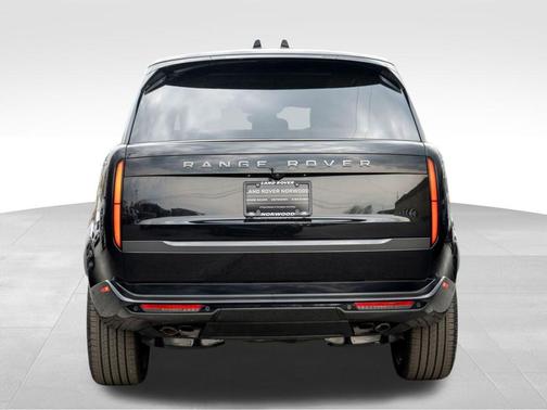 2025 Land Rover Range Rover P530 SE