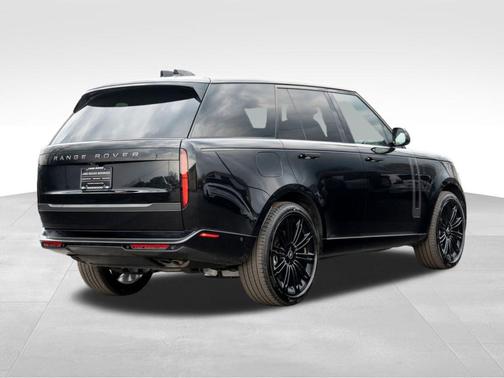 2025 Land Rover Range Rover P530 SE