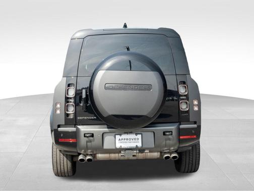 2025 Land Rover Defender P500 V8