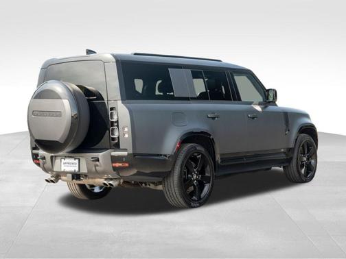2025 Land Rover Defender P500 V8