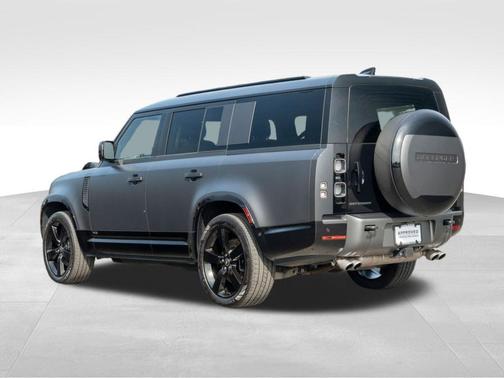 2025 Land Rover Defender P500 V8