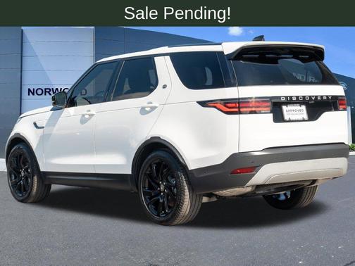 Fuji White 2025 Land Rover Discovery P300 S