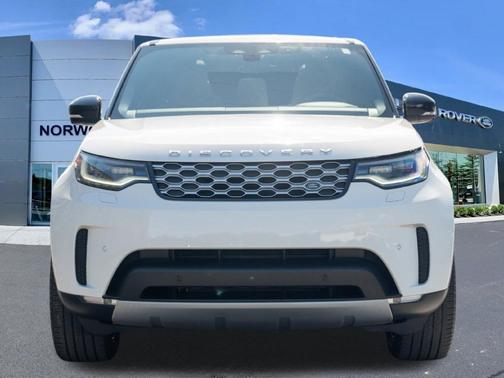 Fuji White 2025 Land Rover Discovery P300 S