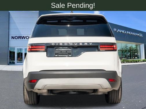 Fuji White 2025 Land Rover Discovery P300 S