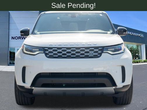 Fuji White 2025 Land Rover Discovery P300 S