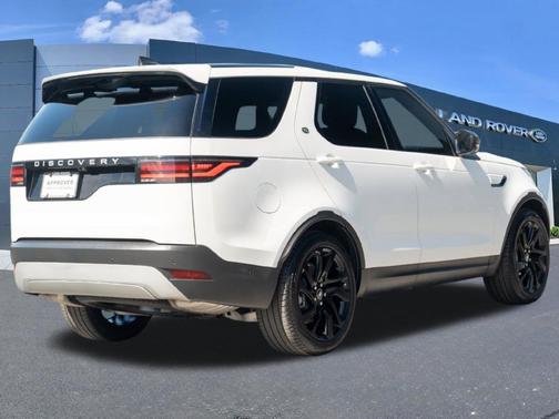 Fuji White 2025 Land Rover Discovery P300 S
