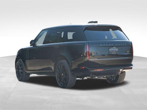 2025 Land Rover Range Rover P530 SE 7 Seat