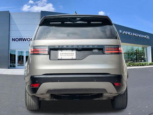 Silicon Silver 2023 Land Rover Discovery P300 R-Dynamic S