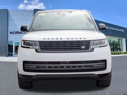 Ostuni Pearl White 2026 Land Rover Range Rover P400 SE