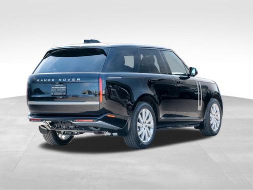 2025 Land Rover Range Rover P400 SE
