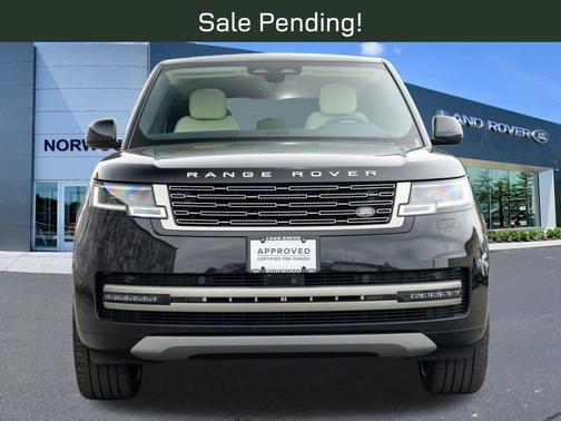 Santorini Black 2026 Land Rover Range Rover P400 SE