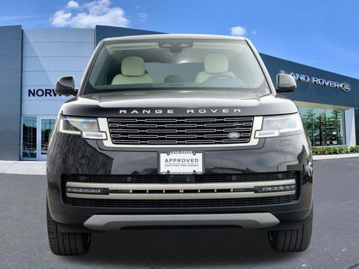 Santorini Black 2026 Land Rover Range Rover P400 SE