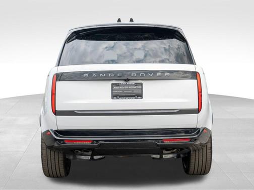 2025 Land Rover Range Rover P530 SE