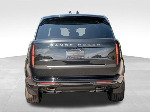 2025 Land Rover Range Rover P530 SE 7 Seat