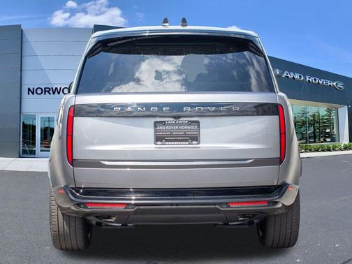 Eiger Grey 2026 Land Rover Range Rover P550e SE