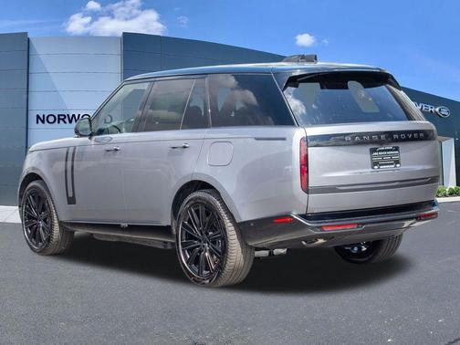 Eiger Grey 2026 Land Rover Range Rover P550e SE