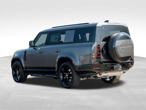 2025 Land Rover Defender P400 X-Dynamic SE