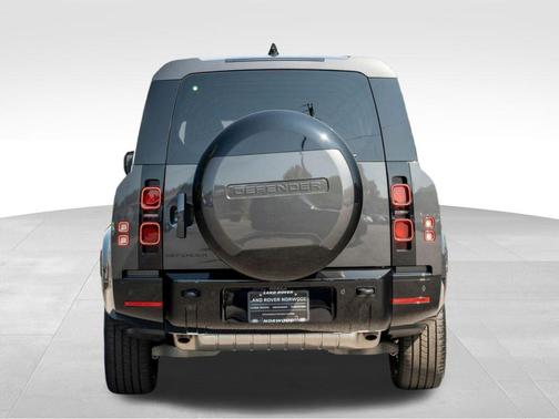 2025 Land Rover Defender P400 X-Dynamic SE