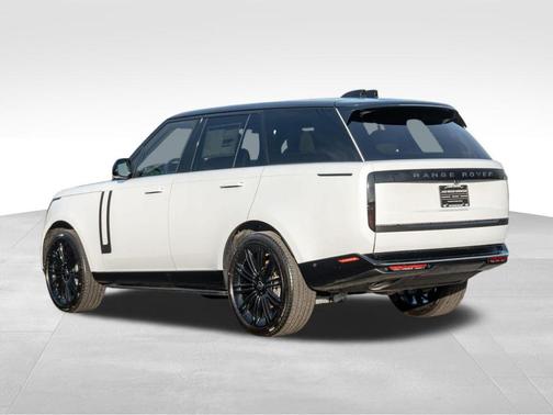 2025 Land Rover Range Rover P400 SE