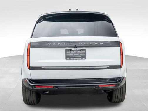 2025 Land Rover Range Rover P400 SE 7 Seat