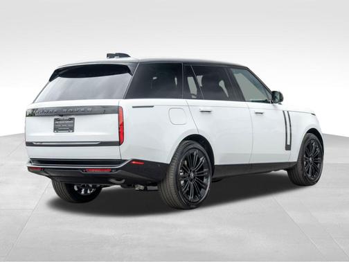 2025 Land Rover Range Rover P400 SE 7 Seat