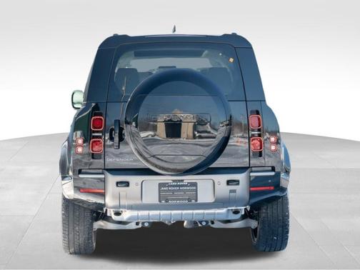 2025 Land Rover Defender P400 X-Dynamic SE