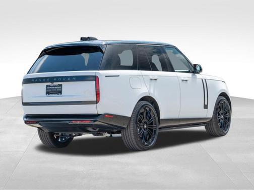 2025 Land Rover Range Rover P400 SE