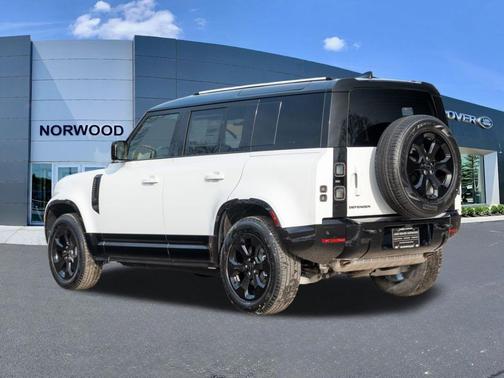 2026 Land Rover Defender 110 X-Dynamic SE