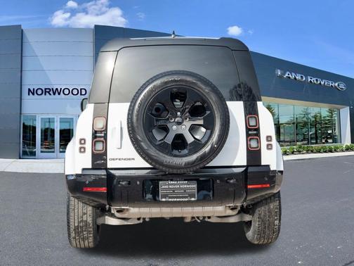 2026 Land Rover Defender 110 X-Dynamic SE