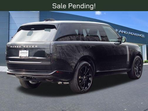 Santorini Black 2025 Land Rover Range Rover P400 SE 7 Seat