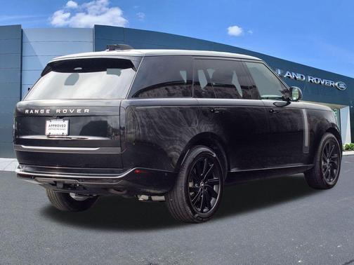 Santorini Black 2025 Land Rover Range Rover P400 SE 7 Seat