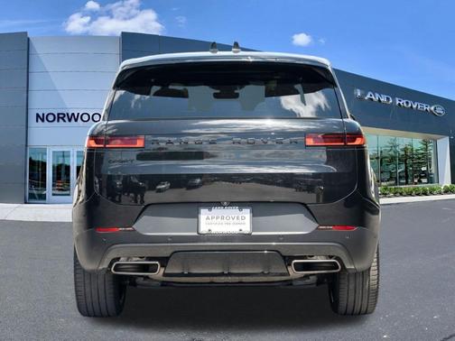 Santorini Black 2024 Land Rover Range Rover Sport SE