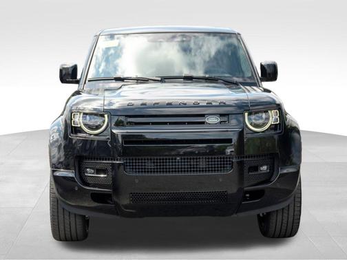 2025 Land Rover Defender P525 V8