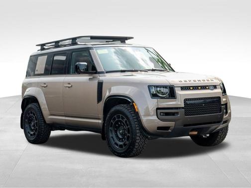 2025 Land Rover Defender V8