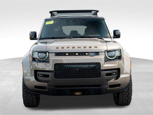 2025 Land Rover Defender V8