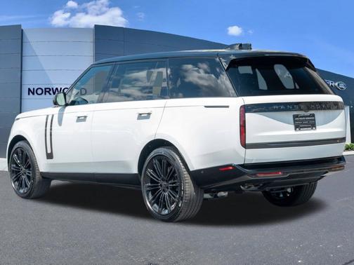 Fuji White 2026 Land Rover Range Rover P530 SE 7 Seat