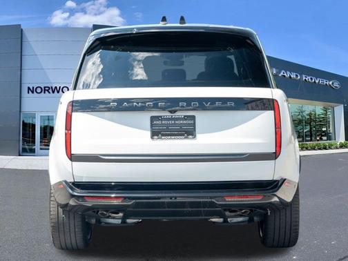 Fuji White 2026 Land Rover Range Rover P530 SE 7 Seat