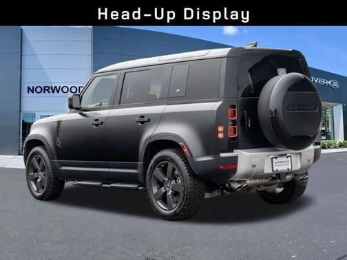 2024 Land Rover Defender P500 SE