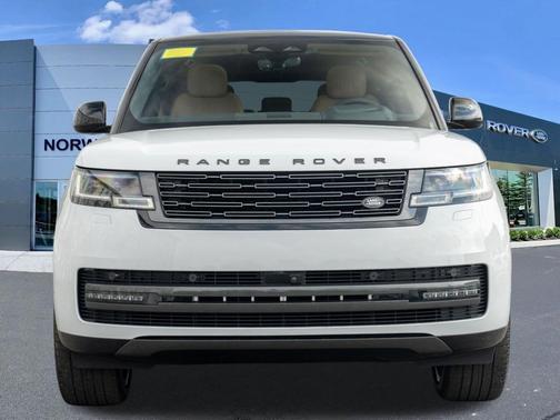 Fuji White 2026 Land Rover Range Rover P400 SE 7 Seat