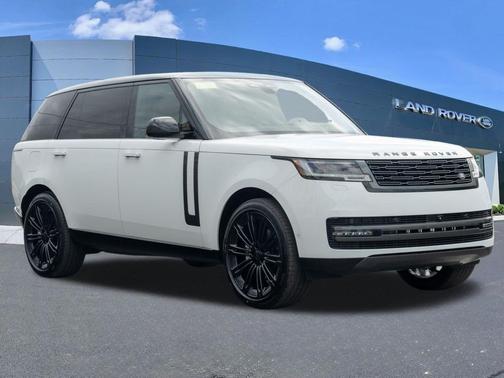 Fuji White 2026 Land Rover Range Rover P400 SE 7 Seat