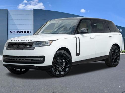 Fuji White 2026 Land Rover Range Rover P400 SE 7 Seat